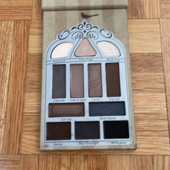 Pretty Vulgar Nightingale Palette - Picture 2 of 2